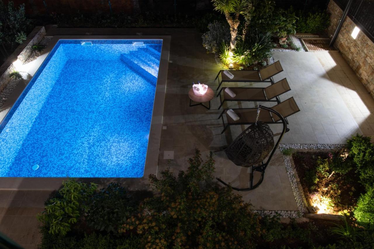 Villa Sun Garden - 4 Star Villa With Heated Swimming Pool, Quiet Bay, Bbq, 50M From The Sea Milna  Zewnętrze zdjęcie